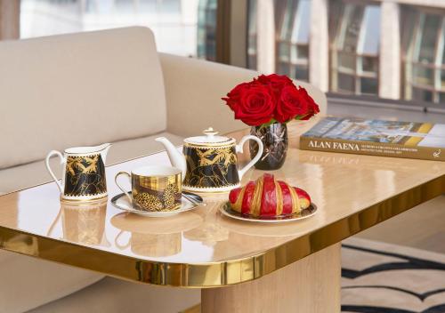 Signature Corner King Room