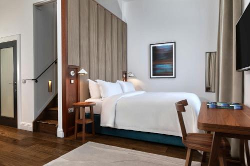 Family King Suite