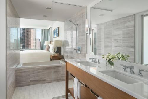 Deluxe Corner Suite with Ocean View