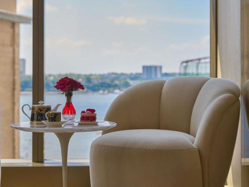 Hudson Signature One-Bedroom Suite