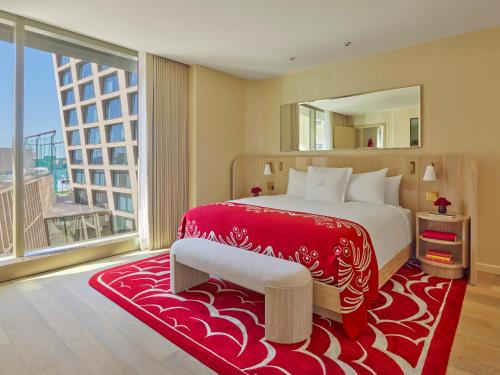 Deluxe One-Bedroom Suite (ADA)