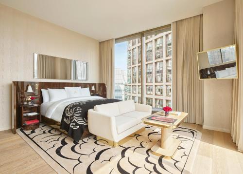 Signature Corner King Room (Hearing ADA)