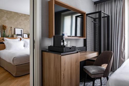 Connecting Rooms