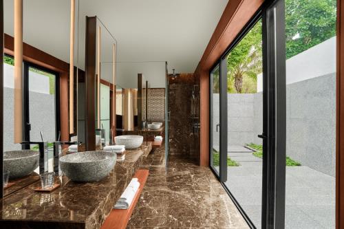 One-Bedroom Oceanfront Villa with King Bed and Private Pool