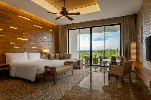 Premier King Room with Balcony 