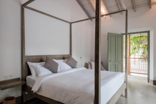 Double Banyan Bedroom