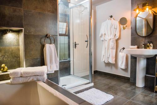 One Bedroom Apartment