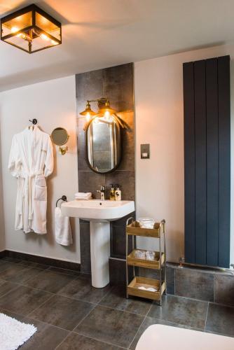 One Bedroom Apartment
