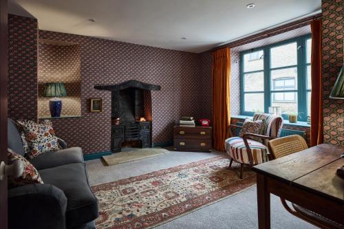 35 Abbey Row- Three Bedroom Townhouse (Separate Building)