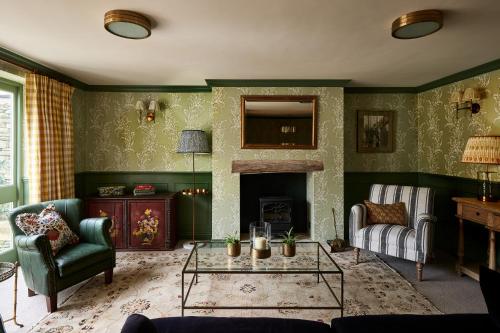 35 Abbey Row- Three Bedroom Townhouse (Separate Building)
