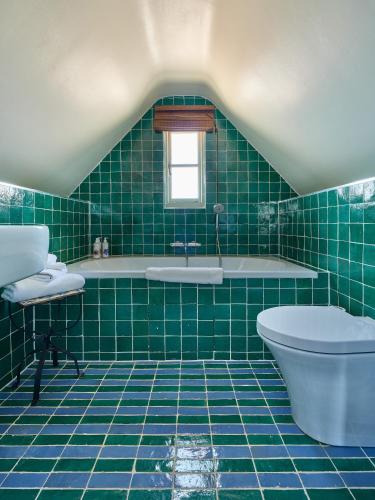 19B Abbey Row - One Bedroom Townhouse (Separate Building)