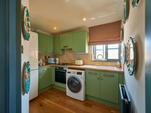 19B Abbey Row - One Bedroom Townhouse (Separate Building)
