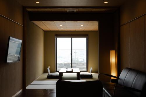 [Sora] Western-Style Room with Tatami Area with Indoor Bathroom