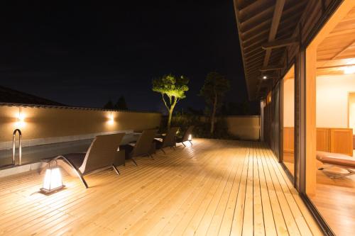 Premium Western-Style Room with Tatami Area with Indoor Bath and Open-Air Bath with Swimming Pool (Only Summer) - Tsutsuji -