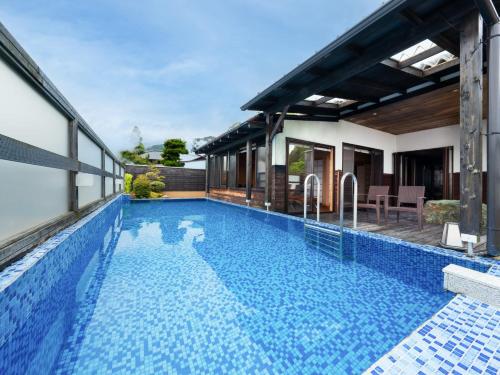 Premium Western-Style Room with Tatami Area with Indoor Bath and Open-Air Bath with Swimming Pool (Only Summer) - Take -