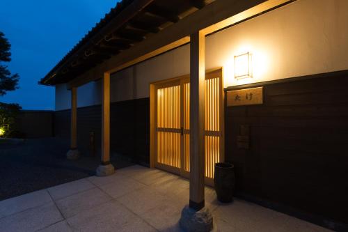 Premium Western-Style Room with Tatami Area with Indoor Bath and Open-Air Bath with Swimming Pool (Only Summer) - Take -