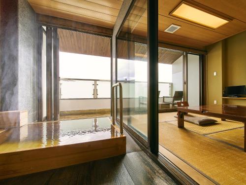 Main Building Japanese Western Room with Indoor Bath