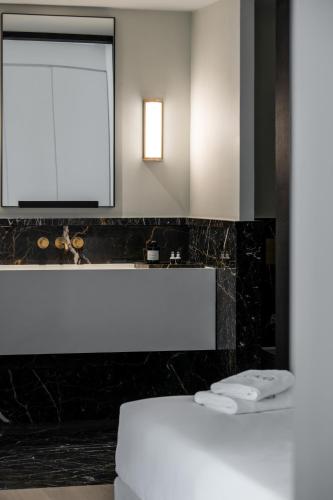 Exclusive Residence