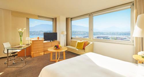 Junior Suite with Lake View
