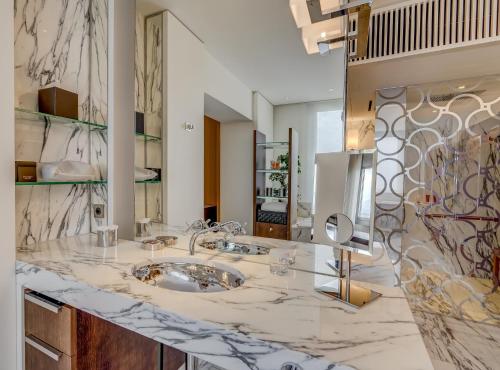Presidential Suite with Lake View