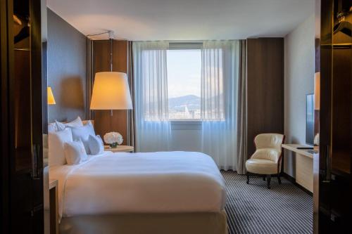 Presidential Suite with Lake View