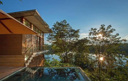 Tri Villa with Pool