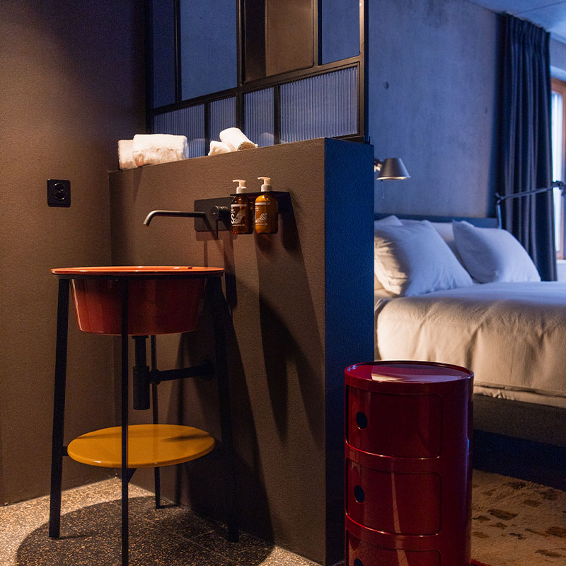 650 hL Room (MI-KING)