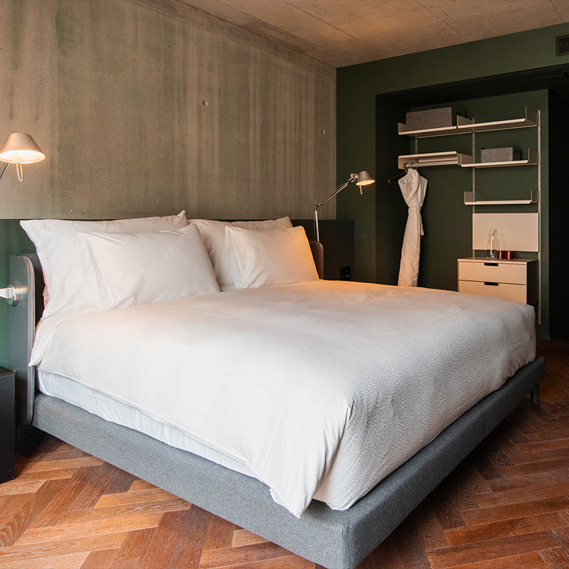 780 hL Room with Bathtub  (MI-MTVW)