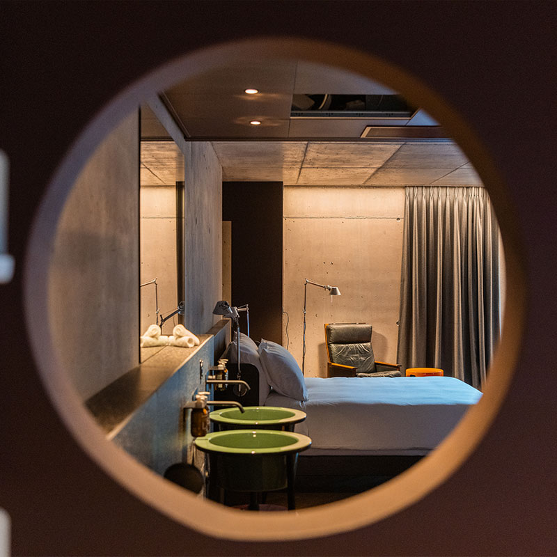 1100 hL Suite with Bathtub (MI-TWTW