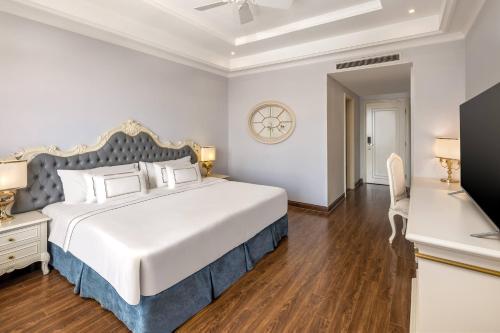 Deluxe room with city view