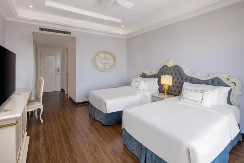 Deluxe room with city view
