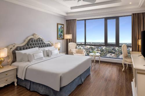 Two-Bedroom Premium Room with Mountain View
