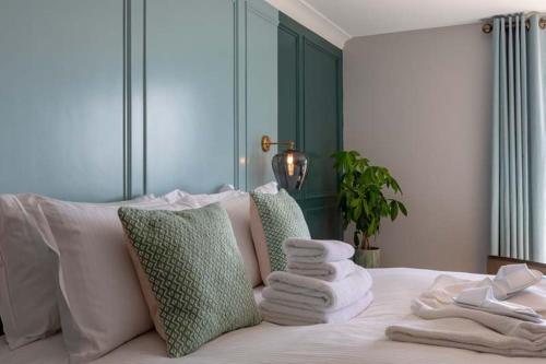 Deluxe Double or Twin Room with Balcony
