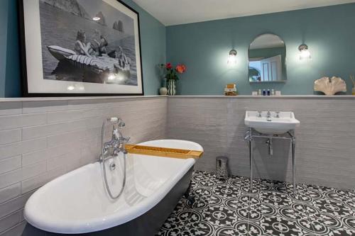 Deluxe Double or Twin Room with Balcony