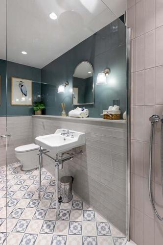 Deluxe Suite with Sea View