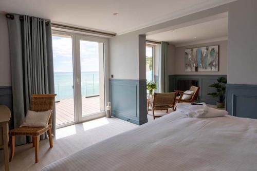 Deluxe Suite with Sea View