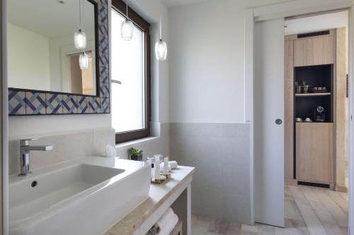 Grand Deluxe Double room with Sea View