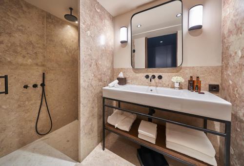 Superior Twin Room (2+1 Occupancy)