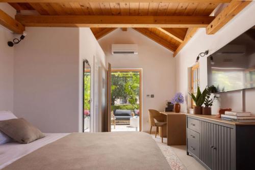 Garden Double Room with Terrace