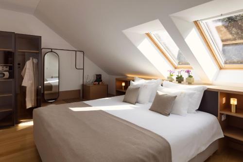 Special Offer - Standard Room with Half day Private Boat Tour