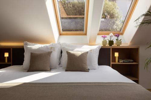 Special Offer - Standard Room with Half day Private Boat Tour