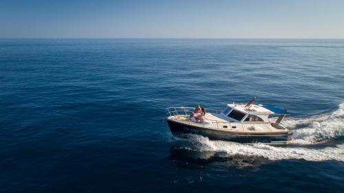Special Offer - Standard Room with Half day Private Boat Tour
