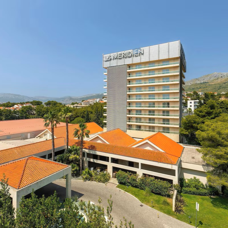 Le Meridien Lav Split