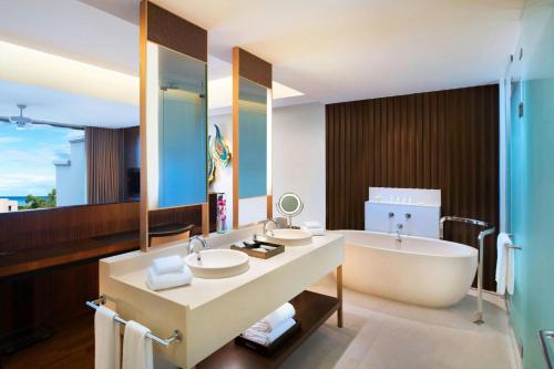 Jungle Suite with 1 King, 1 Bedroom Suite, 1 King, Sofa bed