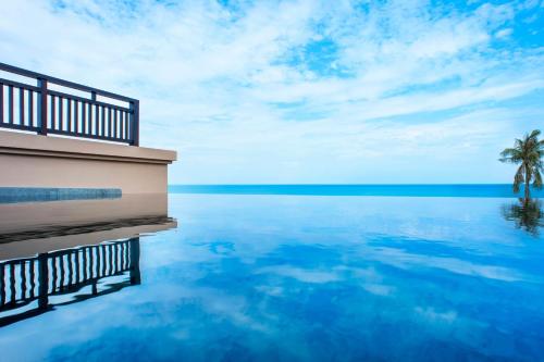 Grand Pool Suite, Suite, 1 King, Sofa bed, Ocean view