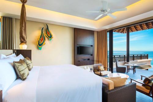 VanaBelle Ocean View Pool, Suite, 1 King, Sofa bed