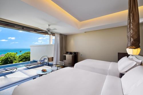Premium Ocean Queen Suite with Two Queen Beds, Sofa Bed and Private Pool