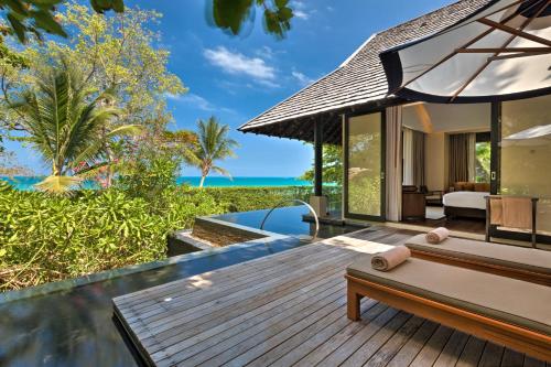 Tropical Pool One-Bedroom Villa with King Bed and Sofa Bed
