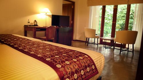 Deluxe Double or Twin Room with Garden View