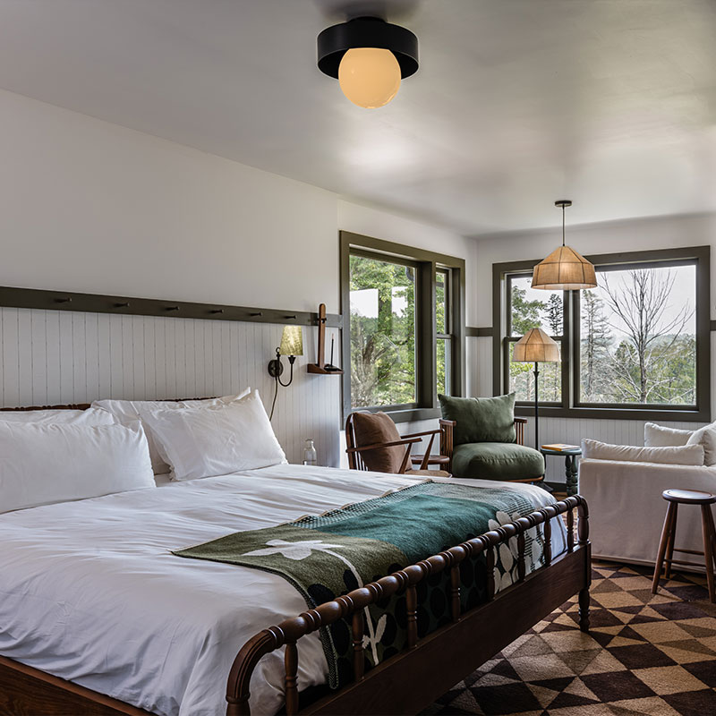 Hemlock King Suite